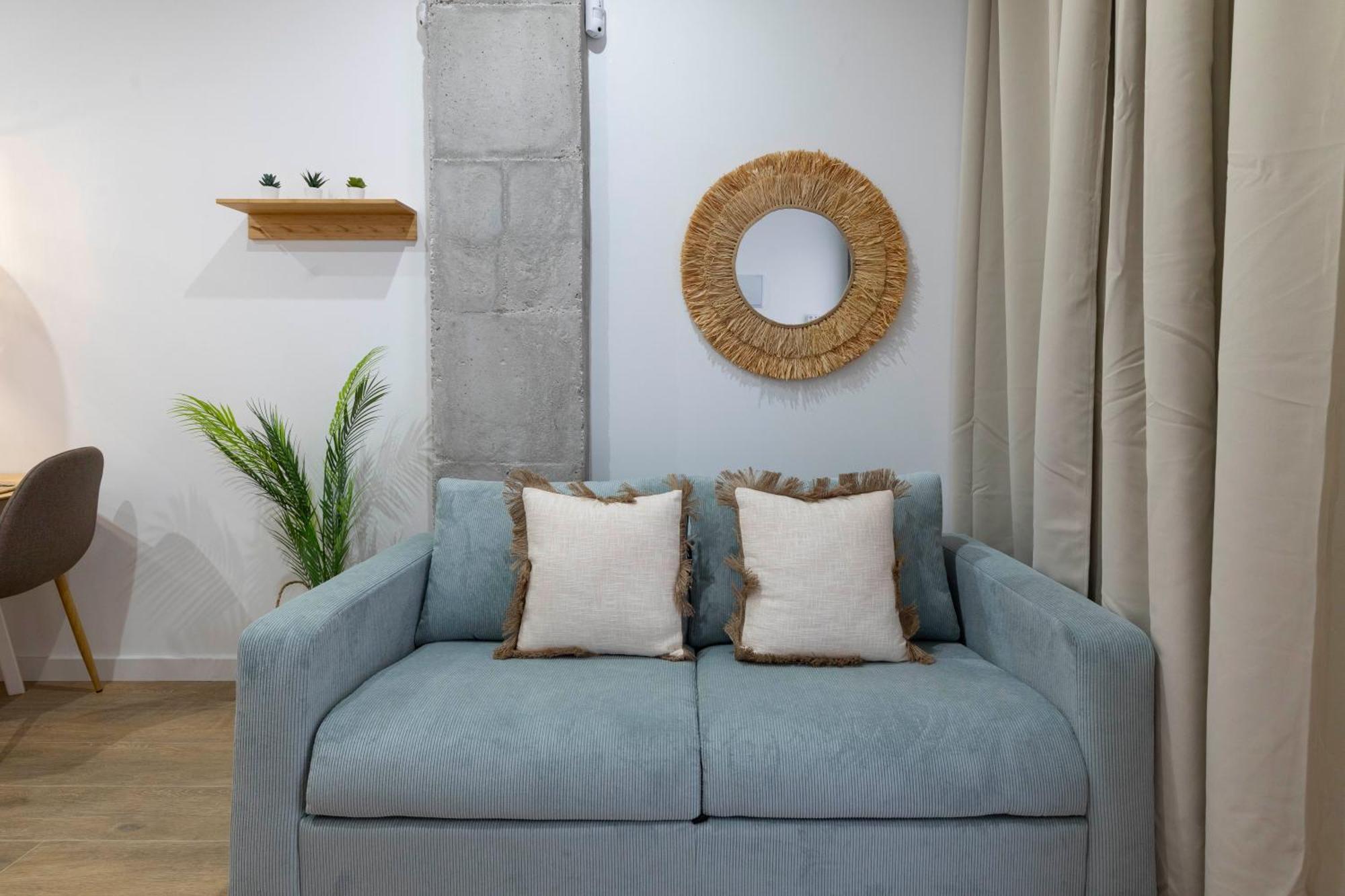 Travel Habitat Mediterranean Suites Валенсия Экстерьер фото