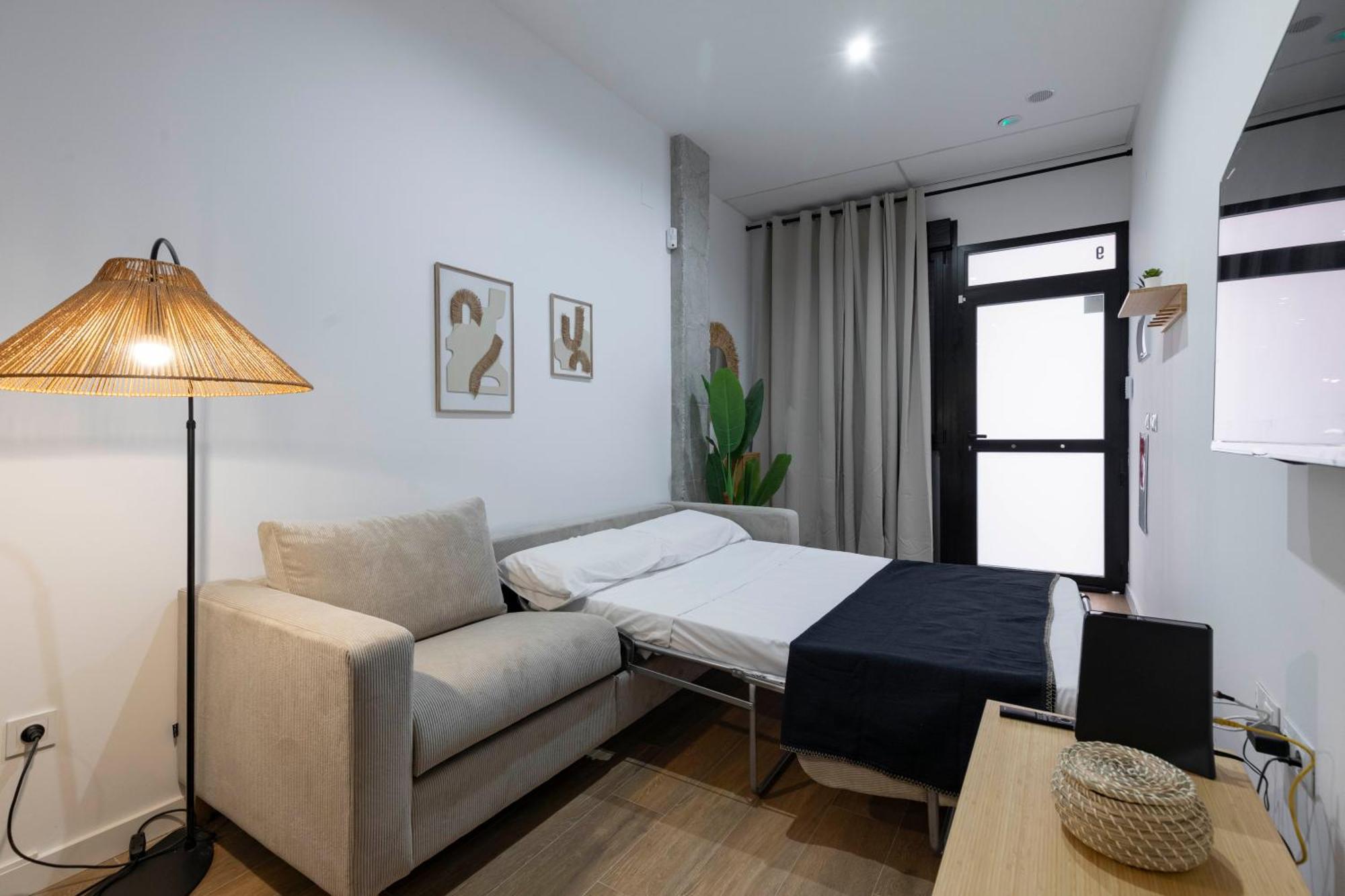 Travel Habitat Mediterranean Suites Валенсия Экстерьер фото