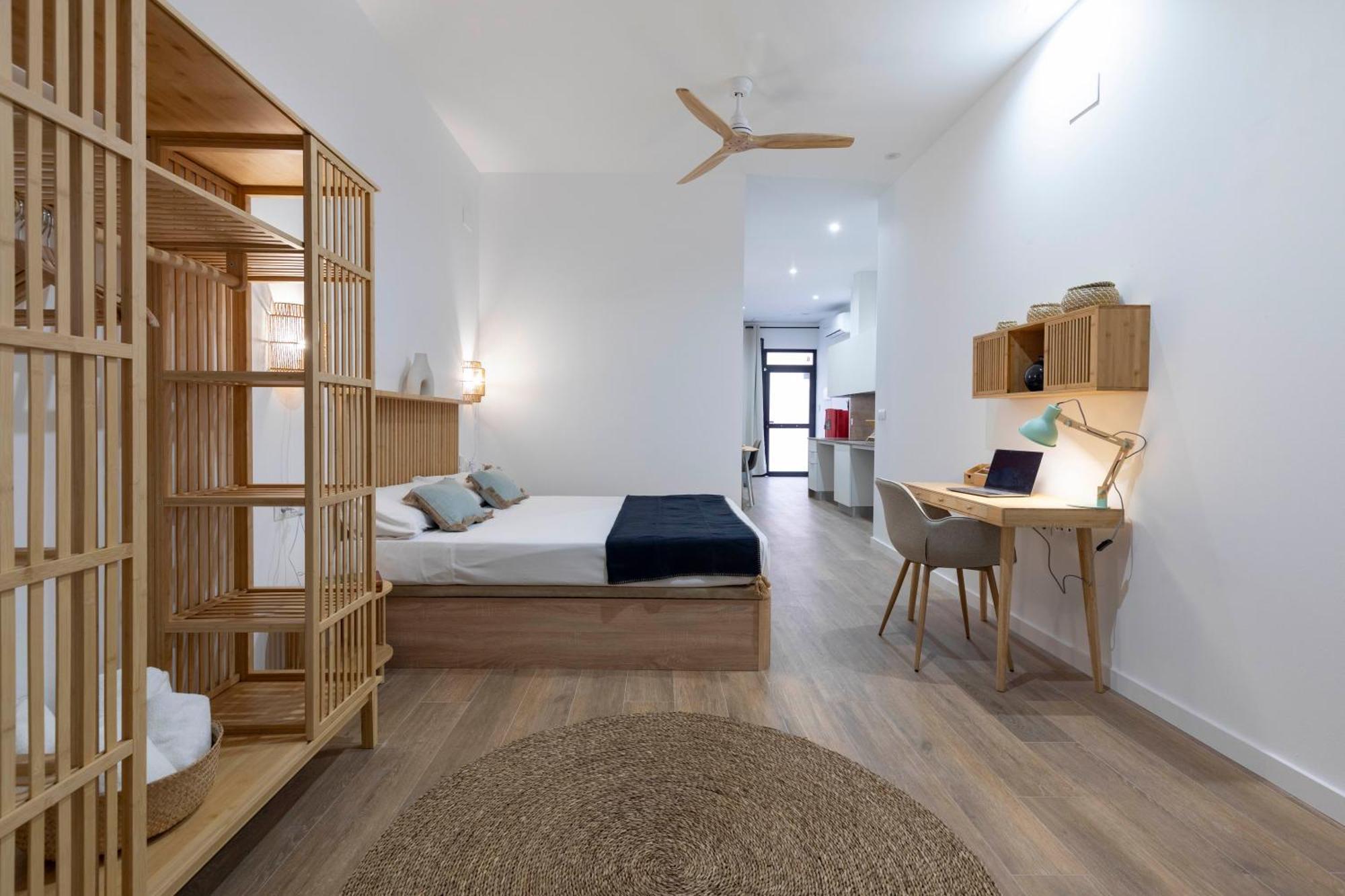 Travel Habitat Mediterranean Suites Валенсия Экстерьер фото