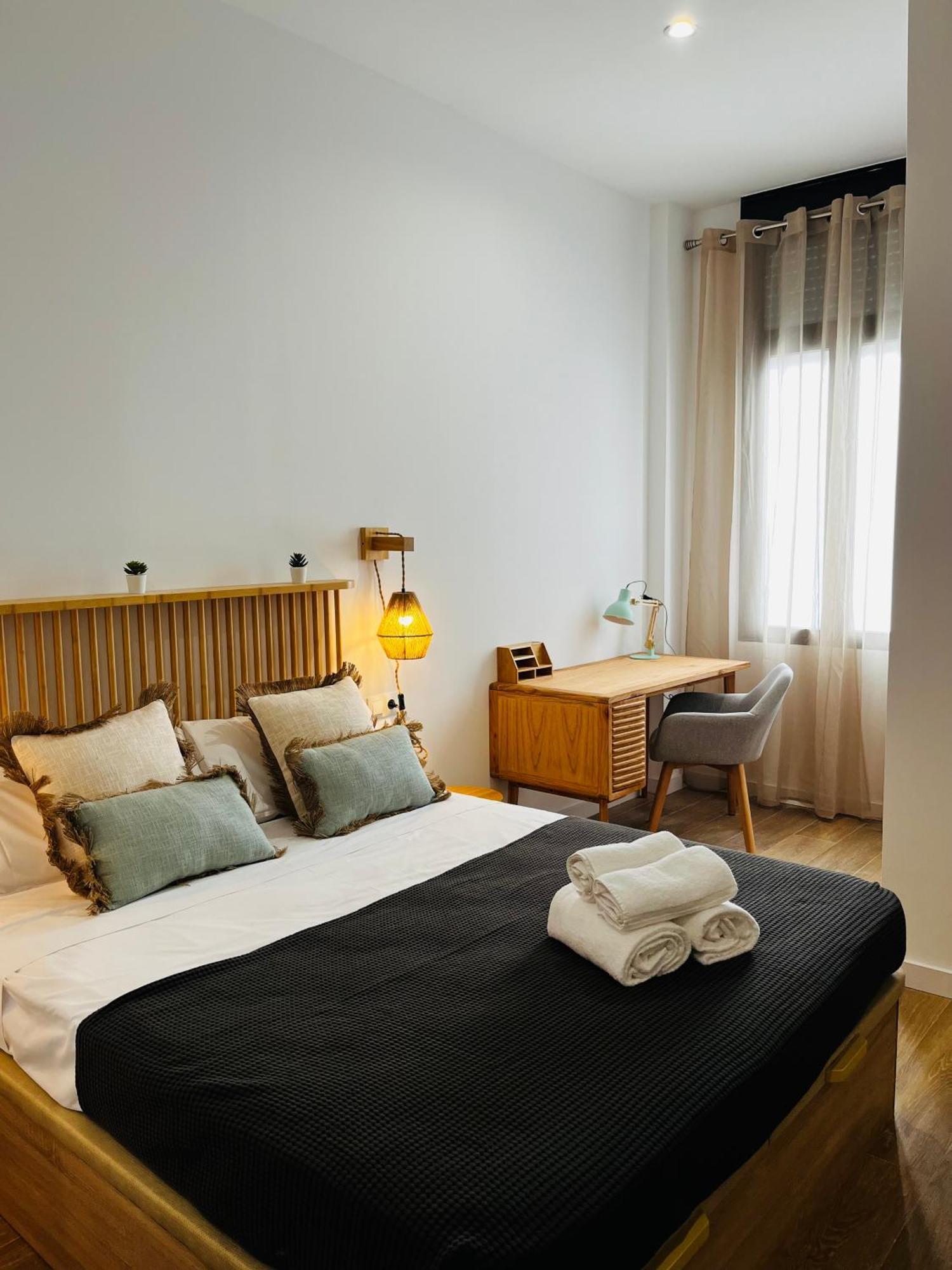 Travel Habitat Mediterranean Suites Валенсия Экстерьер фото