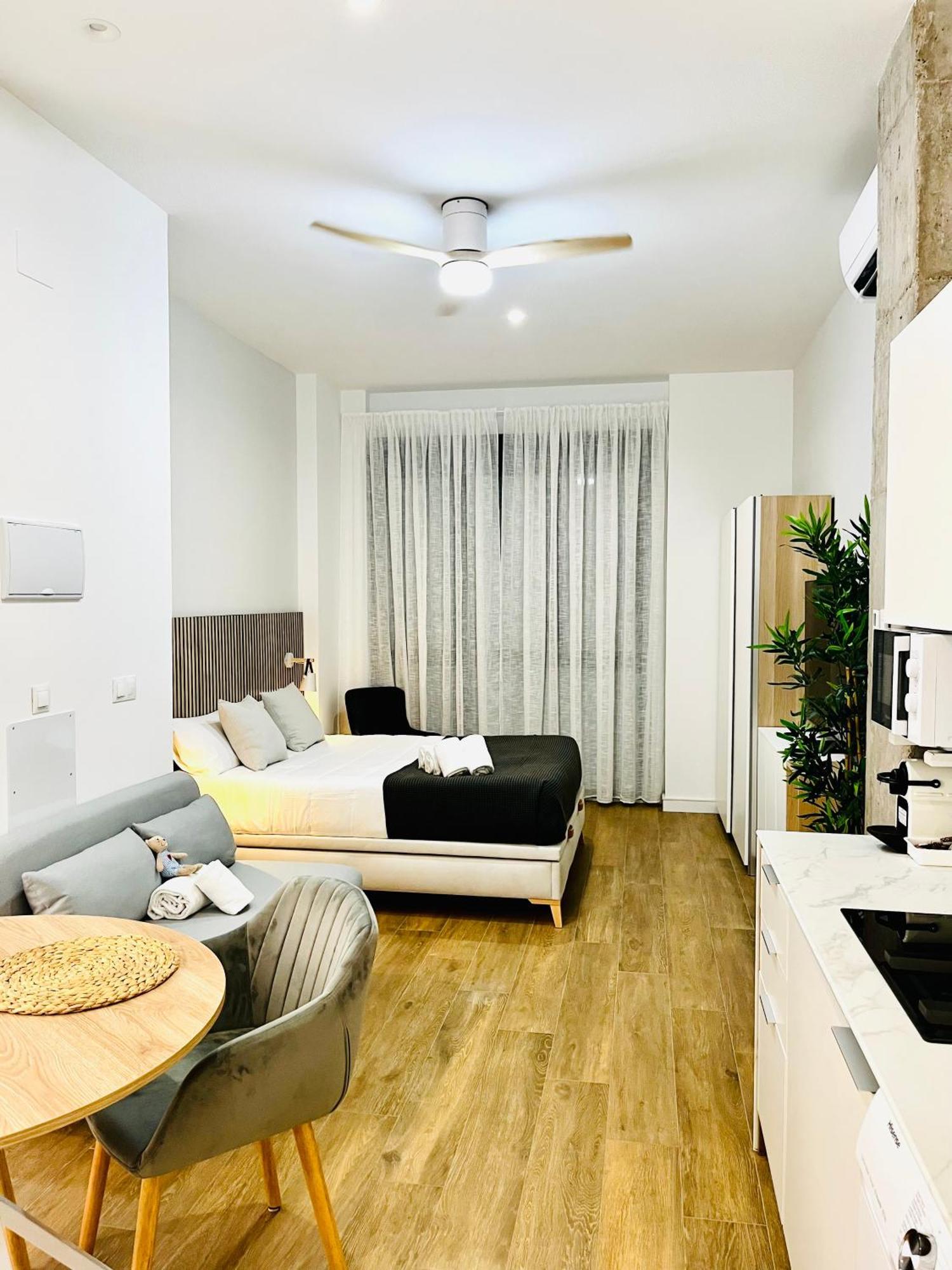Travel Habitat Mediterranean Suites Валенсия Номер фото