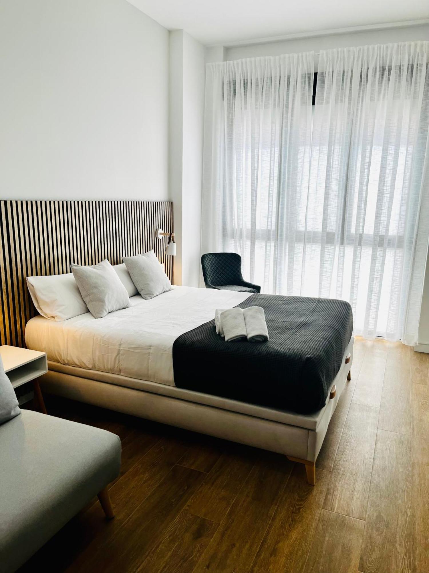 Travel Habitat Mediterranean Suites Валенсия Номер фото