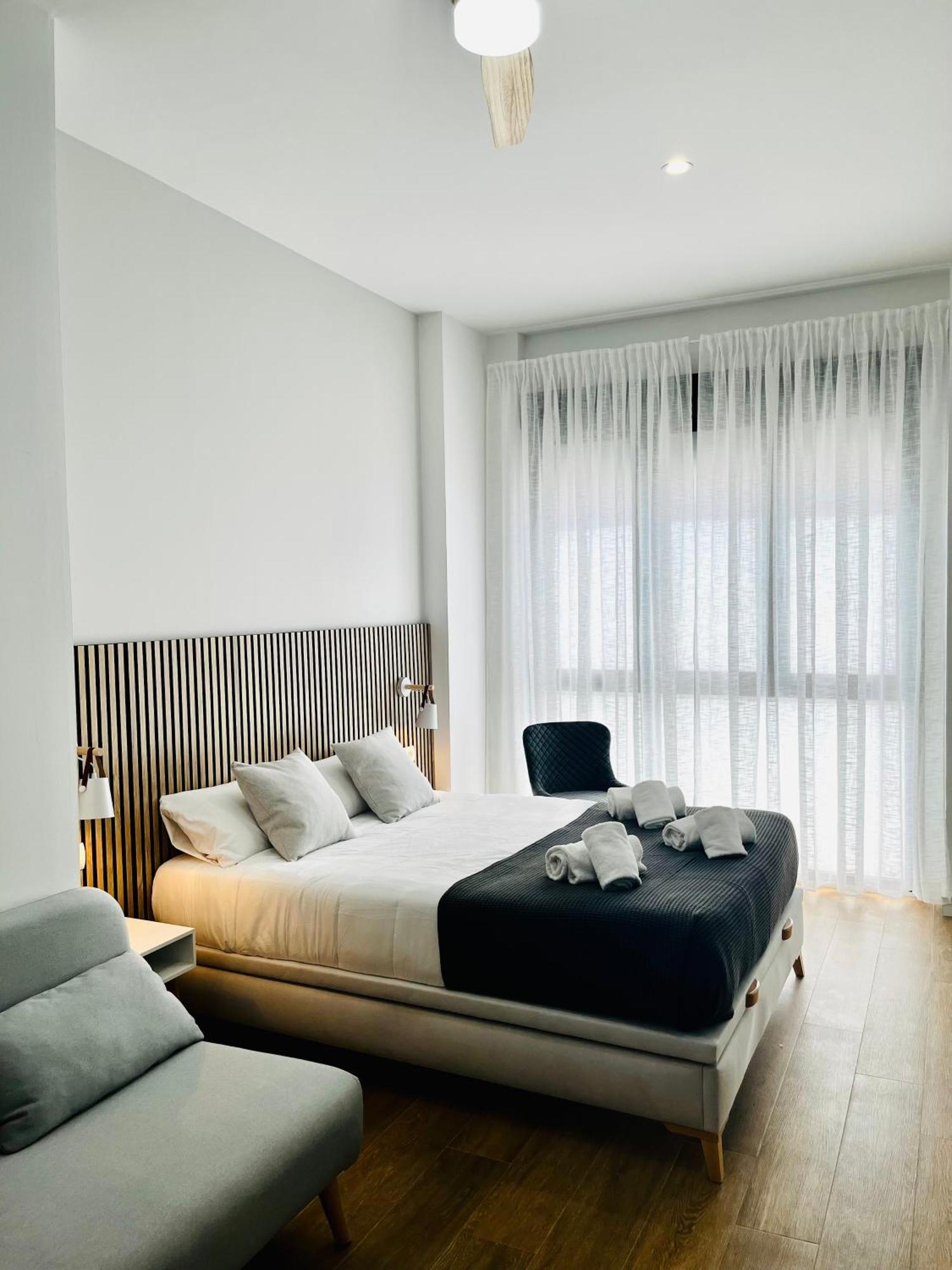 Travel Habitat Mediterranean Suites Валенсия Номер фото